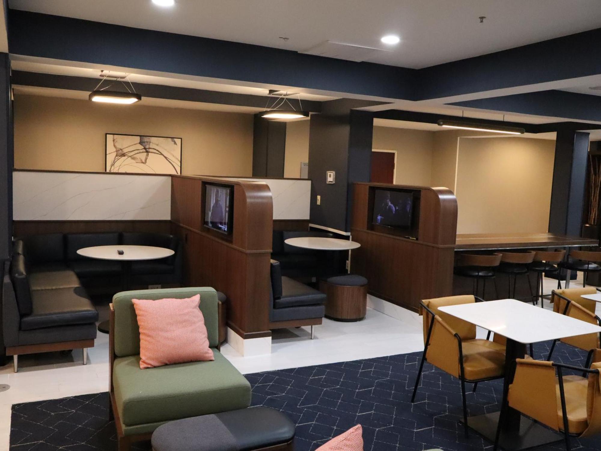 Courtyard Tuscaloosa Hotel Ngoại thất bức ảnh