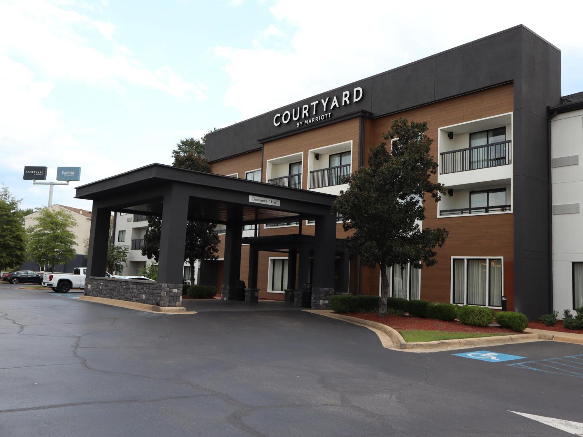 Courtyard Tuscaloosa Hotel Ngoại thất bức ảnh